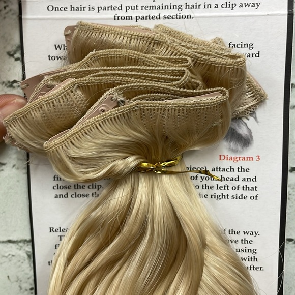 Estetica clip n go 18” voluminous wavy extensions #613 🆕 - Picture 4 of 4